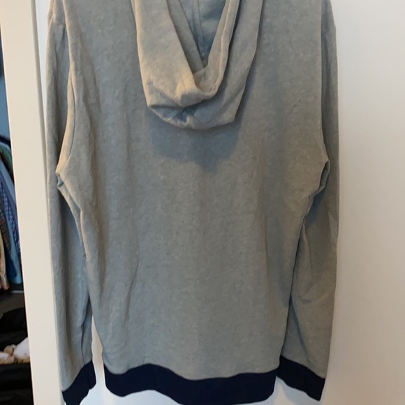 NWT Tommy Hilfiger men’s hoodie (large).Never worn - Picture 3 of 4